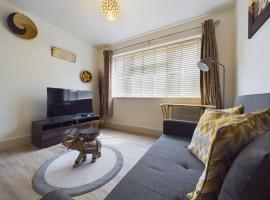 Fabulous Quiet Chelmsford Apartment - Free Parking，位于切姆的酒店