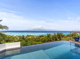 Luxurious 3BR Villa with Infinity Pool，位于Temae的酒店