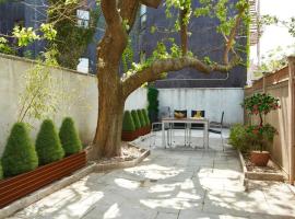 Private Townhome Retreat Park Avenue Haven I Townhome I，位于纽约的酒店