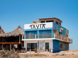 Tayta Surf House，位于洛维托斯的酒店