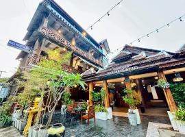 Vangvieng Pool House Hotel，位于万荣的酒店