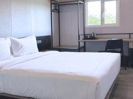 Conjioo Hotel Sumbawa Managed by MHM，位于Maluk的酒店