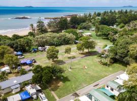 Tasman Holiday Parks - Fisherman's Beach，位于Emu Park的自助式住宿
