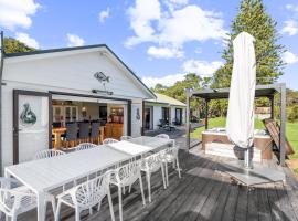 River Palms Retreat - Paihia Holiday Home，位于Haruru的酒店