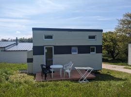 Tiny House proche de la plage sans draps ni serviettes，位于Plévenon的小屋