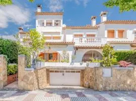 Stunning Home In Platja Daro With Kitchen