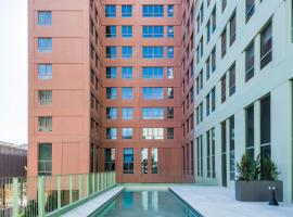 aparto Cristóbal de Moura Hall of residence - ONLY FOR STUDENTS IN BARCELONA，位于巴塞罗那的酒店