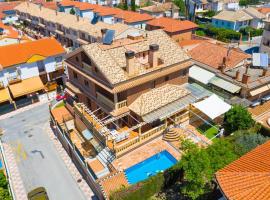 Villa Luis R，位于卡加尔的带热水浴缸的酒店