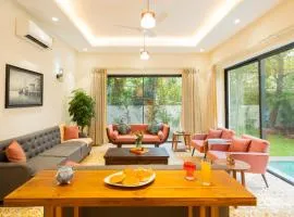 ELIVAAS 4 BHK with Pvt Pool & Jacuzzi bathtub - Laguna Pulse