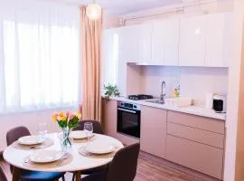 Central White Apartment