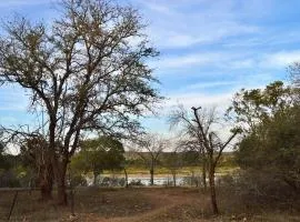 Foxy Crocodile Bush Retreat & Kruger Safari's - No Loadshedding