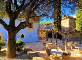 Boutique Hotel Comtal Empuries，位于罗萨斯的带泳池的酒店