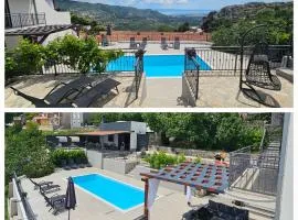 Holiday House Above with pool and summer kitchen