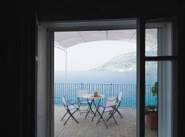 Villa The Cliff，位于马奥莱的酒店