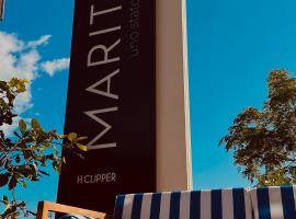 MARITTIMO Riccione - Hotel Clipper FRONTE MARE，位于里乔内的酒店