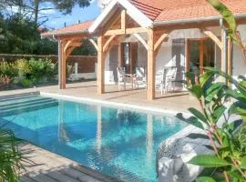 Villa de 3 chambres a Soulac sur Mer a 600 m de la plage avec piscine privee jardin clos et wifi