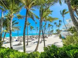 Skyline Ocean Breeze HOTEL with VIEW Los Corales BBQ WiFi Beach CLUB & SPA