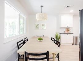 Spacious 3B Ranch by Mercy Anderson, 15 min to DT