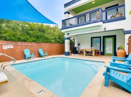 Heated Pool, Steps to Beach Oceanside Mars Oasis!，位于南帕诸岛的酒店