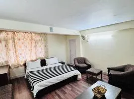 Rustic 2-Bedroom Retreat in Mall road