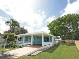 Casa Lula Beach Retreat - Fenced backyard