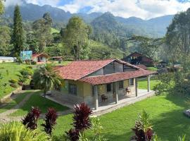 Cabaña La Casona en Parque Natural Ecocenter，位于San Antonio del Tequendama的酒店