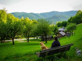 Na samote u lesa，位于Revúca的酒店