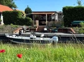 4 pers house Cecil with own fishing spot on a dutch chanel