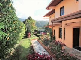 Aparthotel Los Pinos，位于下博克特的酒店
