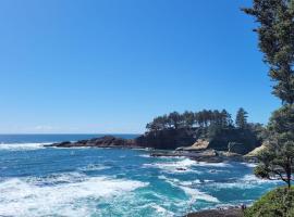Ocean Front Condo, Walk to Everything! Whale Watcher's Point，位于迪波湾的分契式公寓