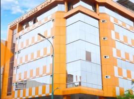 BRITNEY HOTEL Machala，位于马查拉的酒店