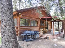 Bear Bait Cabin In Upper Valley With High Speed Wifi，位于红河的酒店