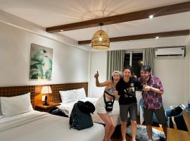Cheers Hostel Hanoi，位于河内的酒店