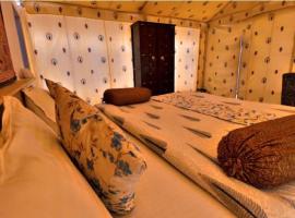Rumis Desert Camp，位于斋沙默尔的豪华帐篷营地