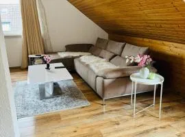 3 Zimmer modern Wohnung mit Netflix und küche