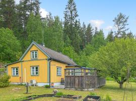 Cozy Home In Tranås With Kitchen，位于特拉诺斯的酒店