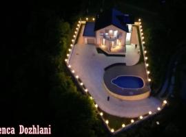 Rezidenca Dozhlani with Private Pool & Yard，位于Bajram Curri的别墅