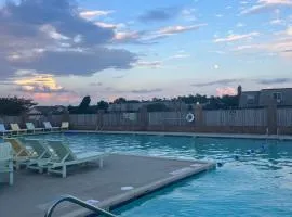 OBX Dream Minutes to the Beach Large Pool Tennis