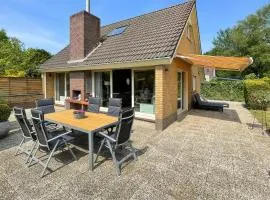 Lovely Home In Lauwersoog With Kitchen