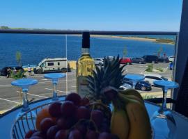 Apartmani Ždrijac Nin，位于宁的酒店