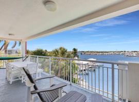 Andros - Spacious 2x2 Waterfront Condo，位于基韦斯特的酒店