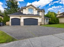 Cozy 5-Bedroom Family Home Near Guildford Mall