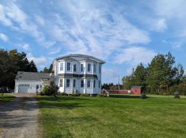 The Parrsboro Mansion Inn，位于Parrsboro的酒店