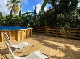 Gîte Studio bas de villa - Ti Bambou nature SPA-jacuzzi - Sainte Anne Guadeloupe，位于圣安尼的酒店