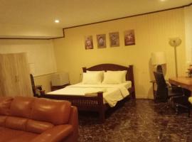 บ้านเฮารีสอร์ท，位于Ban Pak Nam Pho的酒店