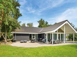 Beautiful Home In Væggerløse With Sauna，位于博托比的酒店