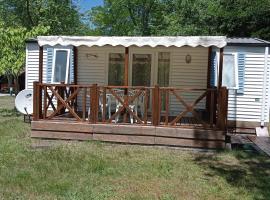 Mobil home chez Sophie，位于乌尔坦的酒店
