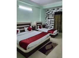 Hotel Rakhee Palace Katra，位于格德拉的酒店