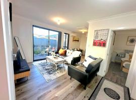 Entire 2br, hideaway，位于Narellan的酒店
