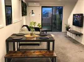 Near Stadium and railway station 3 beds 1 bath townhouse with Car Park onsite